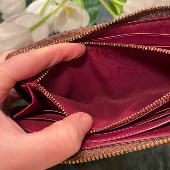 Coach Signature C Brown & Tan Leather Wallet - Picture 9 of 9